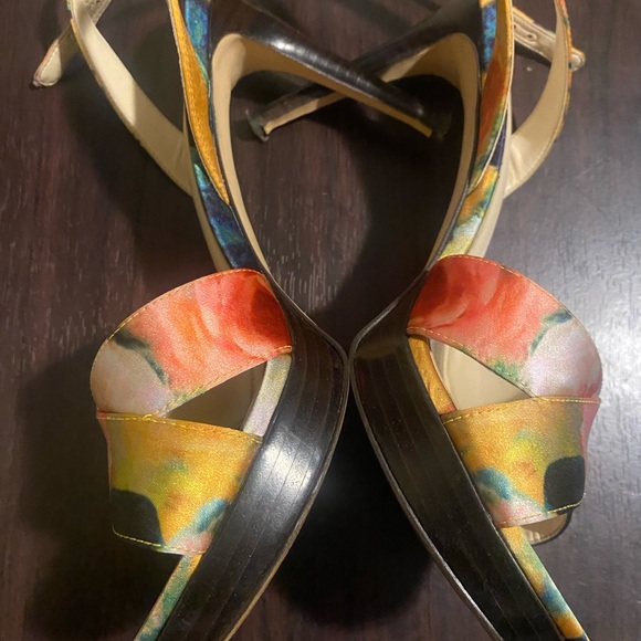 Nine West shoesVery comfortable sandals Nine West size 8 multi colors - Picture 3 of 3